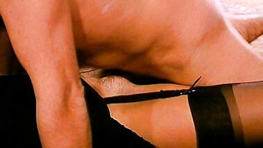 Les Bas De Soie Noire. Sc.4