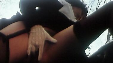 Bon chic, bon genre, mais... salopes. Sc.1