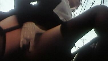 Bon chic, bon genre, mais... salopes. Sc.1