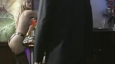 La ceinture de chastete. Sc.7