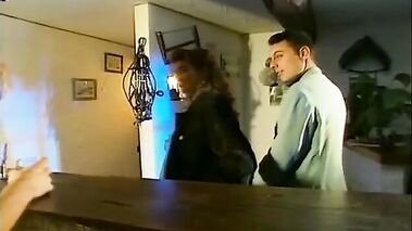 Indiscretions d'Hotel. Sc.1