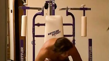 L'obsession de Laure. Sc.2