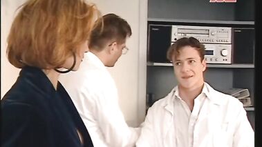 La clinique du plaisir (Die Klinik). Sc.2