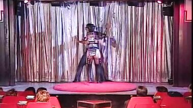 Paris-Amsterdam capitales du sexe. Sc.7