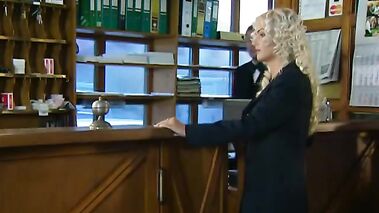 Hotel Du Desir. Sc.1