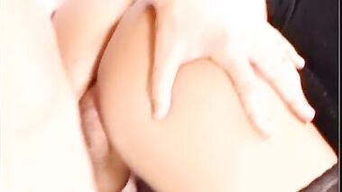 Tania et les filles en noir (Pretty in Black). Sc.2